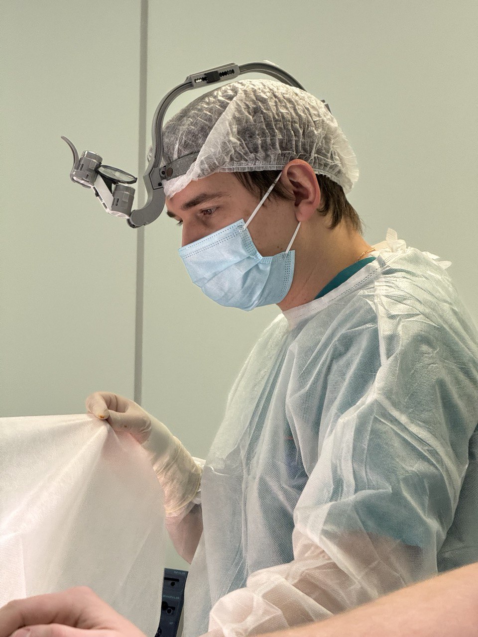belorusskie khirurgi vyrastili nos na ruke i vosstanovili litso patsienta 1