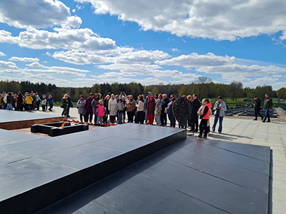 poseshchenie memorialnogo kompleksa khatyn 12