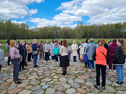 poseshchenie memorialnogo kompleksa khatyn 15